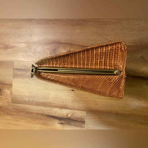 Vintage Alligator Embossed Leather Clutch - Picture 5 of 8